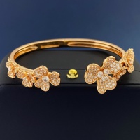 Van Cleef & Arpels Bracelets For Women #1153613