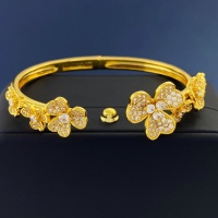Van Cleef & Arpels Bracelets For Women #1153614