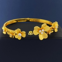 Van Cleef & Arpels Bracelets For Women #1153620