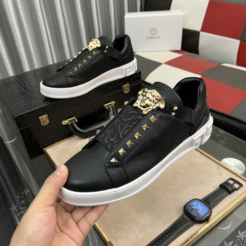 Cheap Versace Casual Shoes For Men #1155374 Replica Wholesale [$72.00 USD] [ITEM#1155374] on Replica Versace Casual Shoes