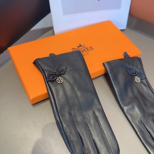 Cheap Hermes Gloves For Women #1157968 Replica Wholesale [$48.00 USD] [ITEM#1157968] on Replica Hermes Gloves