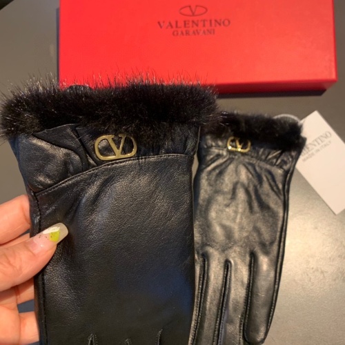 Cheap Valentino Gloves For Women #1158041 Replica Wholesale [$56.00 USD] [ITEM#1158041] on Replica Valentino Gloves