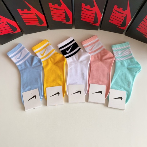 Cheap Nike Socks #1158341 Replica Wholesale [$29.00 USD] [ITEM#1158341] on Replica Nike Socks