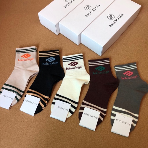 Cheap Balenciaga Socks For Women #1158348 Replica Wholesale [$25.00 USD] [ITEM#1158348] on Replica Balenciaga Socks