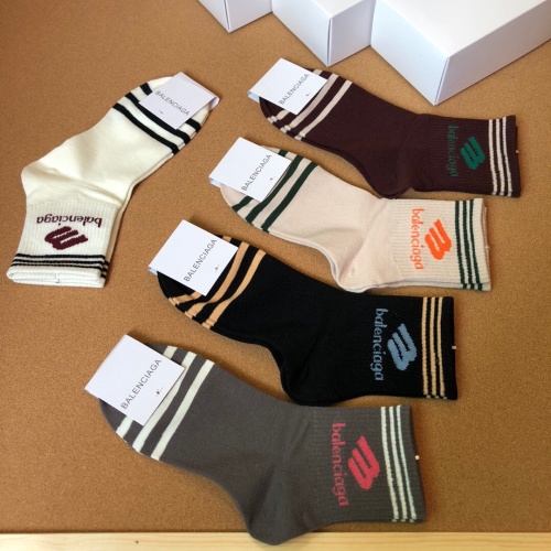 Cheap Balenciaga Socks For Women #1158348 Replica Wholesale [$25.00 USD] [ITEM#1158348] on Replica Balenciaga Socks