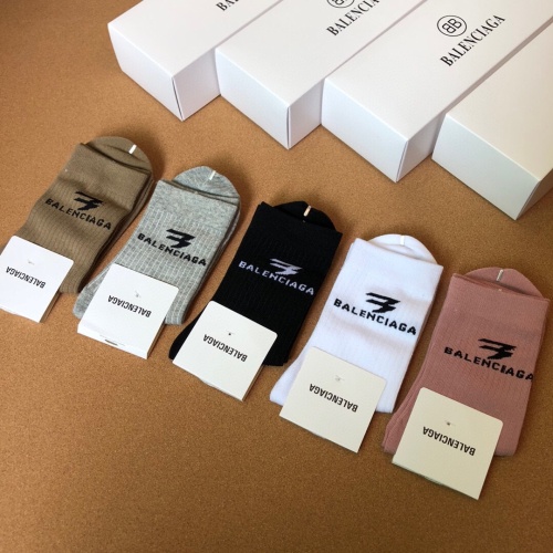 Cheap Balenciaga Socks For Women #1158349 Replica Wholesale [$25.00 USD] [ITEM#1158349] on Replica Balenciaga Socks