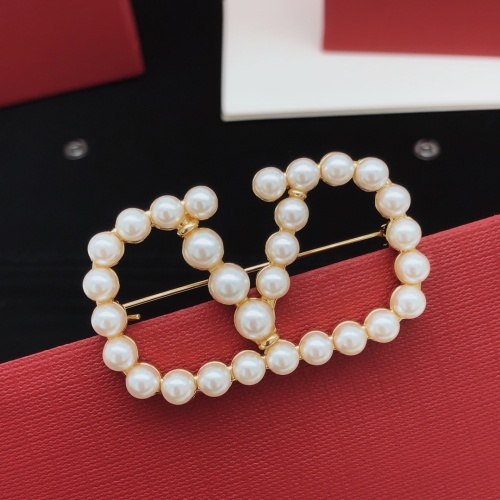 Cheap Valentino Brooches For Women #1160453 Replica Wholesale [$32.00 USD] [ITEM#1160453] on Replica Valentino Brooches