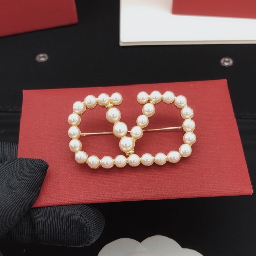 Cheap Valentino Brooches For Women #1160453 Replica Wholesale [$32.00 USD] [ITEM#1160453] on Replica Valentino Brooches