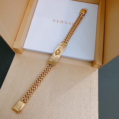 Cheap Versace Bracelets #1161124 Replica Wholesale [$52.00 USD] [ITEM#1161124] on Replica Versace Bracelets