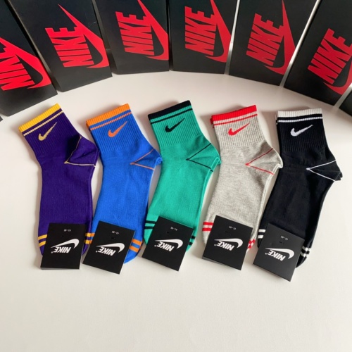 Cheap Nike Socks #1163776 Replica Wholesale [$27.00 USD] [ITEM#1163776] on Replica Nike Socks