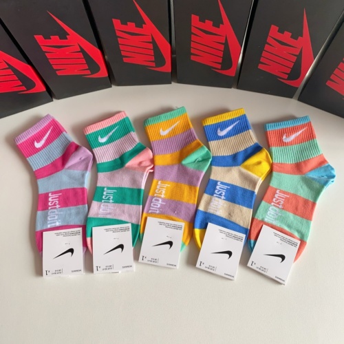 Cheap Nike Socks #1163786 Replica Wholesale [$27.00 USD] [ITEM#1163786] on Replica Nike Socks