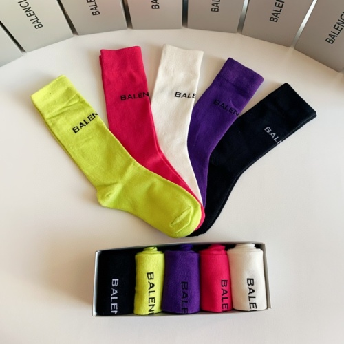 Cheap Balenciaga Socks #1167550 Replica Wholesale [$32.00 USD] [ITEM#1167550] on Replica Balenciaga Socks