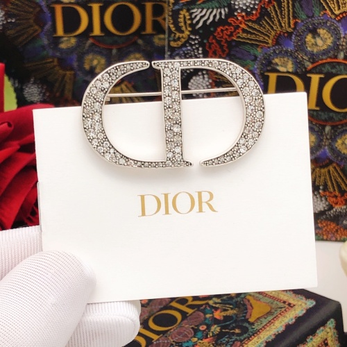 Cheap Christian Dior Brooches For Women #1170598 Replica Wholesale [$29.00 USD] [ITEM#1170598] on Replica Christian Dior Brooches