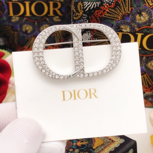 Cheap Christian Dior Brooches For Women #1170647 Replica Wholesale [$29.00 USD] [ITEM#1170647] on Replica Christian Dior Brooches