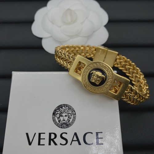 Cheap Versace Bracelets #1170893 Replica Wholesale [$34.00 USD] [ITEM#1170893] on Replica Versace Bracelets