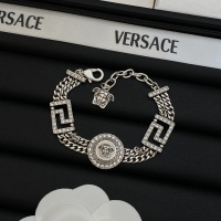 Cheap Versace Bracelets #1170813 Replica Wholesale [$32.00 USD] [ITEM#1170813] on Replica Versace Bracelets