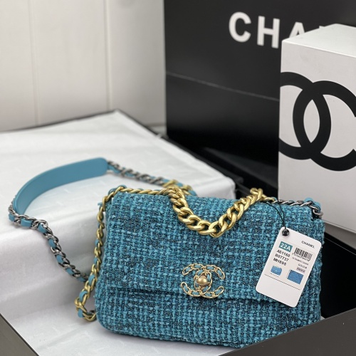 Chanel AAA Quality Messenger Bags For Women #1174291