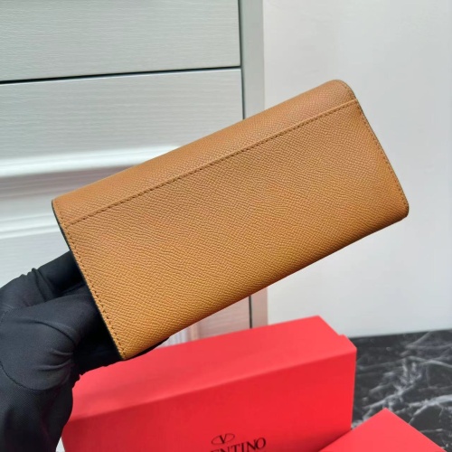 Cheap Valentino Wallets For Women #1174445 Replica Wholesale [$45.00 USD] [ITEM#1174445] on Replica Valentino Wallets