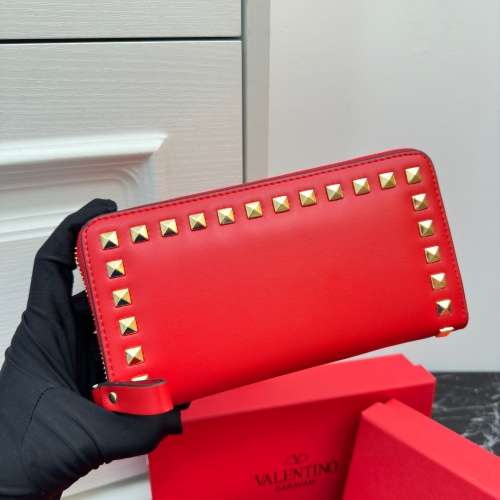 Cheap Valentino Wallets For Women #1174464 Replica Wholesale [$45.00 USD] [ITEM#1174464] on Replica Valentino Wallets