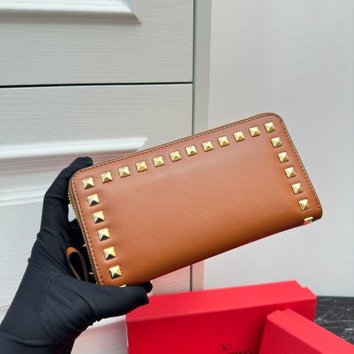 Cheap Valentino Wallets For Women #1174466 Replica Wholesale [$45.00 USD] [ITEM#1174466] on Replica Valentino Wallets