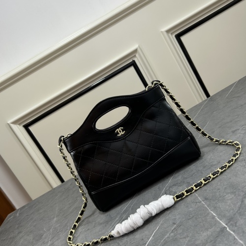 Chanel AAA Quality Messenger Bags For Women #1182581