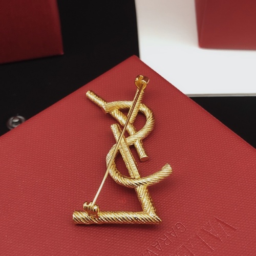 Cheap Yves Saint Laurent Brooches For Women #1182733 Replica Wholesale [$27.00 USD] [ITEM#1182733] on Replica Yves Saint Laurent Brooches