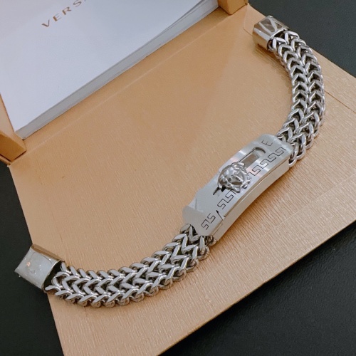 Cheap Versace Bracelets #1184038 Replica Wholesale [$52.00 USD] [ITEM#1184038] on Replica Versace Bracelets