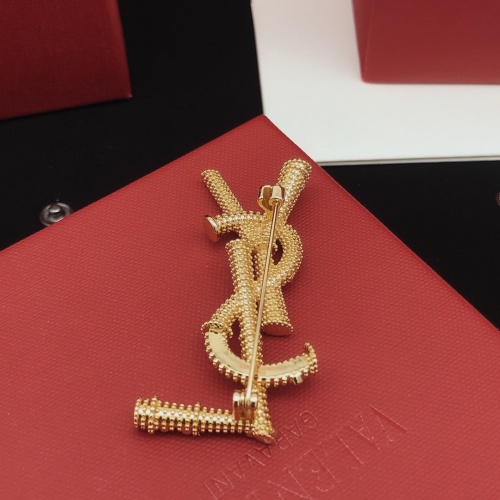 Cheap Yves Saint Laurent Brooches For Women #1184149 Replica Wholesale [$32.00 USD] [ITEM#1184149] on Replica Yves Saint Laurent Brooches