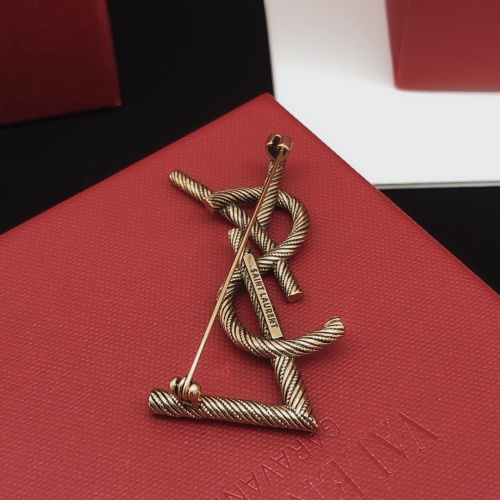 Cheap Yves Saint Laurent Brooches For Women #1184158 Replica Wholesale [$27.00 USD] [ITEM#1184158] on Replica Yves Saint Laurent Brooches