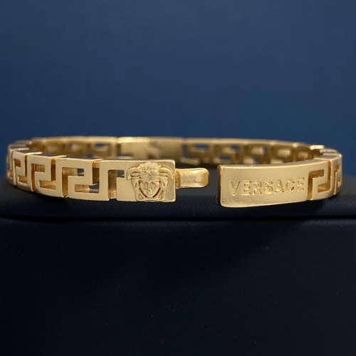 Cheap Versace Bracelets #1184374 Replica Wholesale [$32.00 USD] [ITEM#1184374] on Replica Versace Bracelets