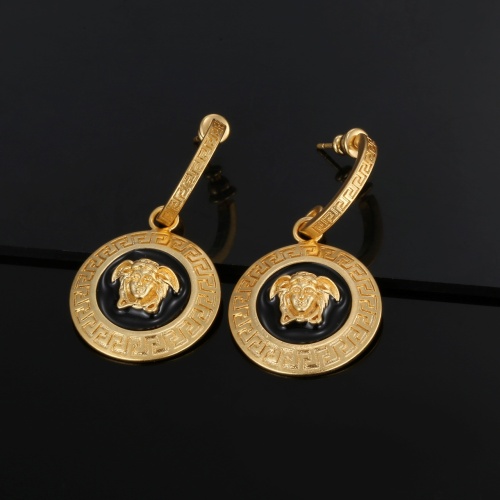 Cheap Versace Earrings For Women #1189149 Replica Wholesale [$27.00 USD] [ITEM#1189149] on Replica Versace Earrings