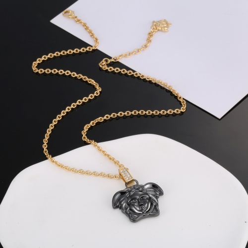 Cheap Versace Necklaces #1189885 Replica Wholesale [$27.00 USD] [ITEM#1189885] on Replica Versace Necklaces