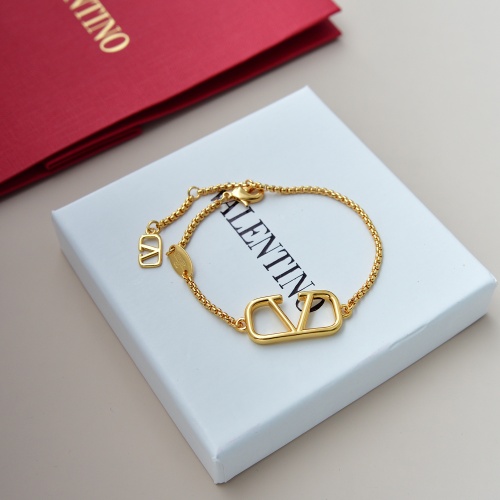 Cheap Valentino Bracelets #1191196 Replica Wholesale [$27.00 USD] [ITEM#1191196] on Replica Valentino Bracelets