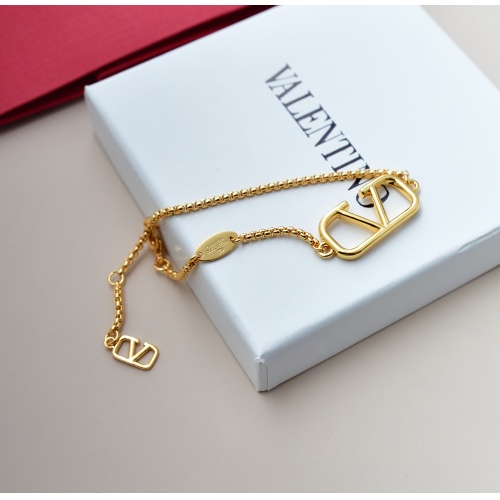 Cheap Valentino Bracelets #1191196 Replica Wholesale [$27.00 USD] [ITEM#1191196] on Replica Valentino Bracelets