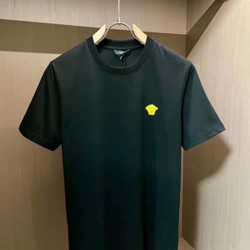 Cheap Versace T-Shirts Short Sleeved For Unisex #1195319 Replica Wholesale [$60.00 USD] [ITEM#1195319] on Replica Versace T-Shirts