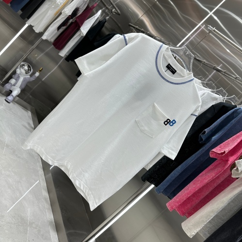 Cheap Balenciaga T-Shirts Short Sleeved For Unisex #1195603 Replica Wholesale [$41.00 USD] [ITEM#1195603] on Replica Balenciaga T-Shirts