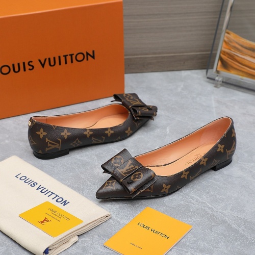 Cheap Louis Vuitton Flat Shoes For Women #1197906 Replica Wholesale [$112.00 USD] [ITEM#1197906] on Replica Louis Vuitton Flat Shoes