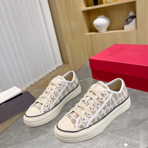 Cheap Valentino Casual Shoes For Women #1198217 Replica Wholesale [$88.00 USD] [ITEM#1198217] on Replica Valentino Casual Shoes