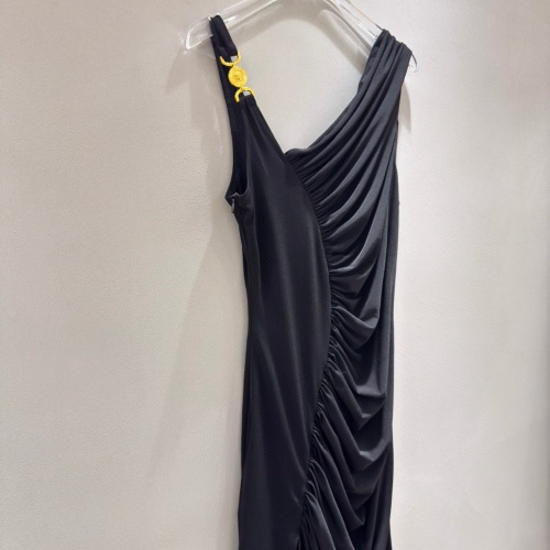 Cheap Versace Dresses Sleeveless For Women #1201948 Replica Wholesale [$102.00 USD] [ITEM#1201948] on Replica Versace Dresses
