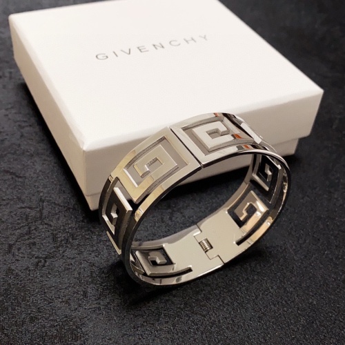 Cheap Givenchy Bracelets #1203960 Replica Wholesale [$32.00 USD] [ITEM#1203960] on Replica Givenchy Bracelets