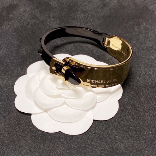 Cheap Michael Kors Bracelets #1203961 Replica Wholesale [$32.00 USD] [ITEM#1203961] on Replica Michael Kors Bracelets