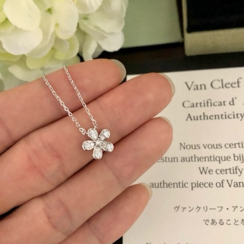 Cheap Van Cleef &amp; Arpels Necklaces For Women #1204102 Replica Wholesale [$25.00 USD] [ITEM#1204102] on Replica Van Cleef &amp; Arpels Necklaces