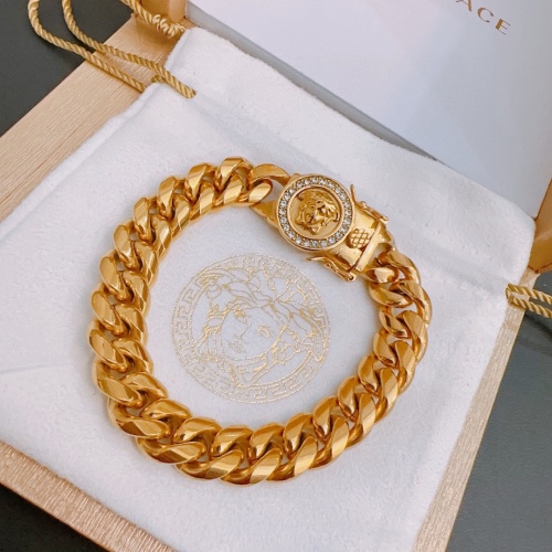 Cheap Versace Bracelets #1204339 Replica Wholesale [$60.00 USD] [ITEM#1204339] on Replica Versace Bracelets