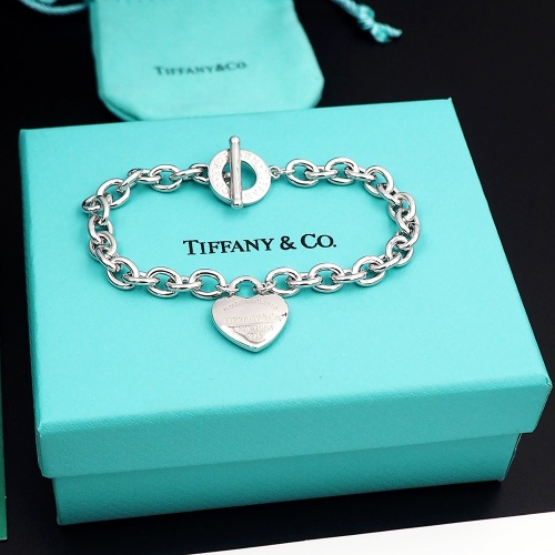 Cheap Tiffany Bracelets #1204884 Replica Wholesale [$25.00 USD] [ITEM#1204884] on Replica Tiffany Bracelets