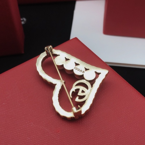 Cheap Gucci Brooches For Women #1205391 Replica Wholesale [$29.00 USD] [ITEM#1205391] on Replica Gucci Brooches