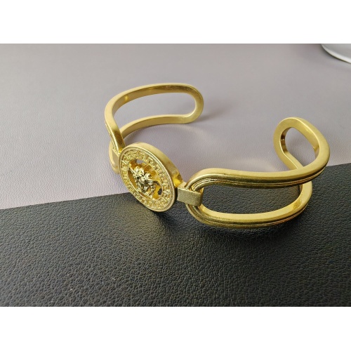 Cheap Versace Bracelets #1205547 Replica Wholesale [$29.00 USD] [ITEM#1205547] on Replica Versace Bracelets