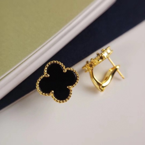 Cheap Van Cleef &amp; Arpels Earrings For Women #1205886 Replica Wholesale [$27.00 USD] [ITEM#1205886] on Replica Van Cleef &amp; Arpels Earrings