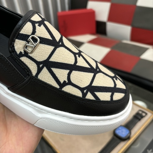 Cheap Valentino Casual Shoes For Men #1207713 Replica Wholesale [$72.00 USD] [ITEM#1207713] on Replica Valentino Casual Shoes