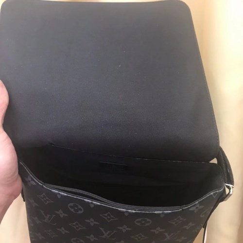 Cheap Louis Vuitton AAA Man Messenger Bags #1209738 Replica Wholesale [$102.00 USD] [ITEM#1209738] on Replica Louis Vuitton AAA Man Messenger Bags