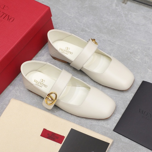 Cheap Valentino Flat Shoes For Women #1210336 Replica Wholesale [$108.00 USD] [ITEM#1210336] on Replica Valentino Flat Shoes